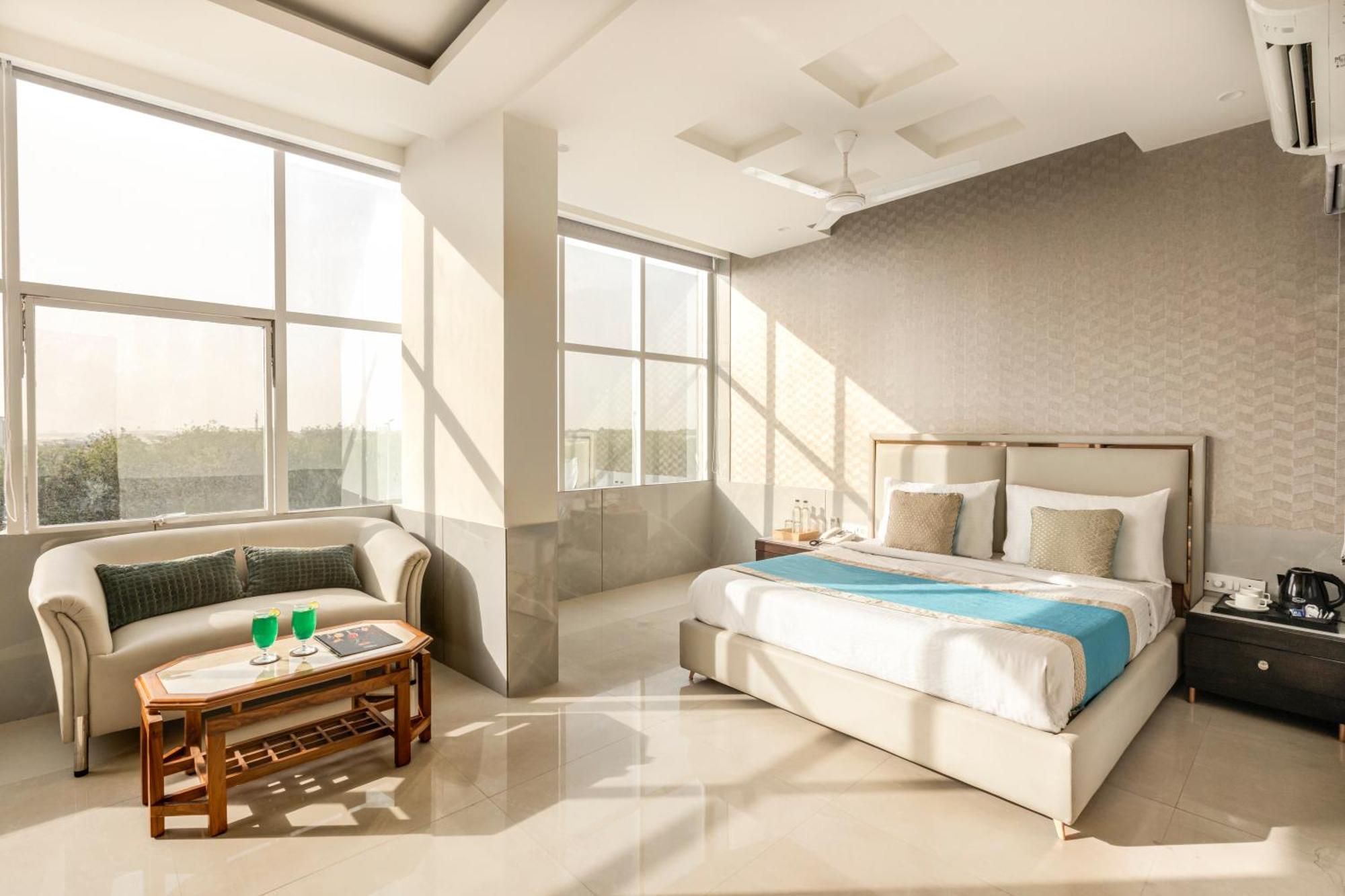 Hotel Aero Star Near Delhi Airport นิวเดลี ภายนอก รูปภาพ
