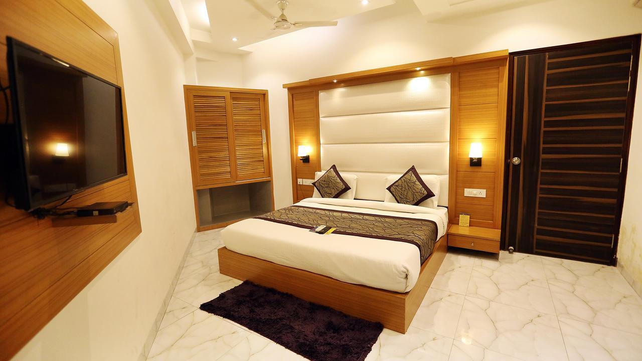 Hotel Aero Star Near Delhi Airport นิวเดลี ภายนอก รูปภาพ