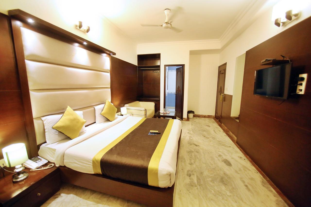 Hotel Aero Star Near Delhi Airport นิวเดลี ภายนอก รูปภาพ