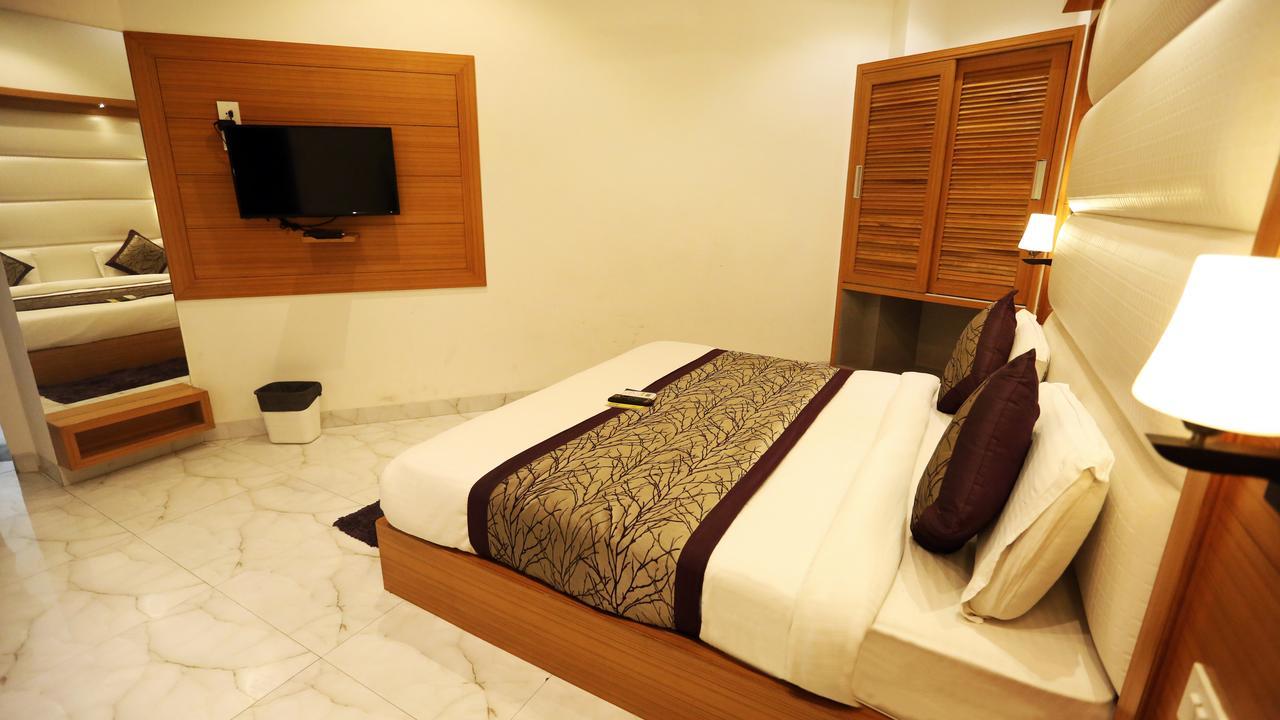 Hotel Aero Star Near Delhi Airport นิวเดลี ภายนอก รูปภาพ