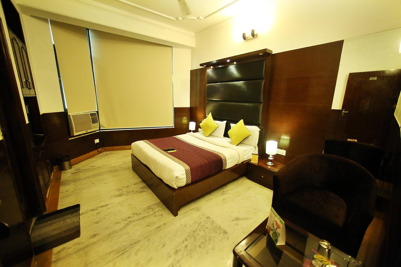 Hotel Aero Star Near Delhi Airport นิวเดลี ภายนอก รูปภาพ