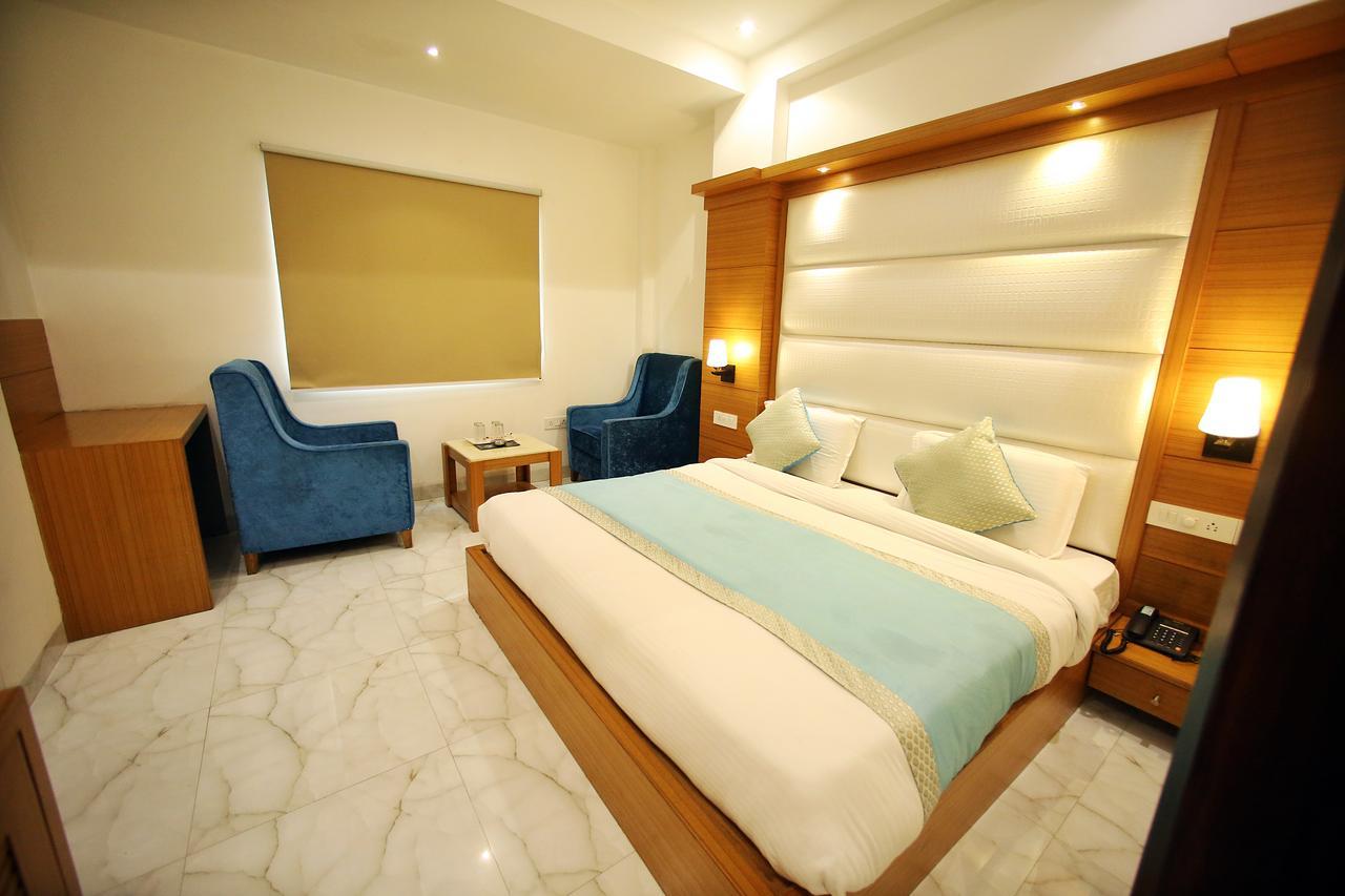Hotel Aero Star Near Delhi Airport นิวเดลี ภายนอก รูปภาพ