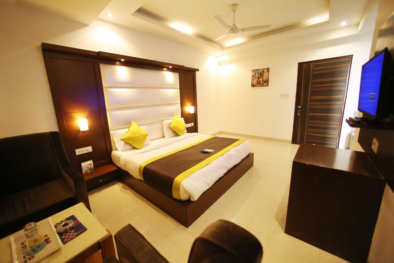Hotel Aero Star Near Delhi Airport นิวเดลี ภายนอก รูปภาพ