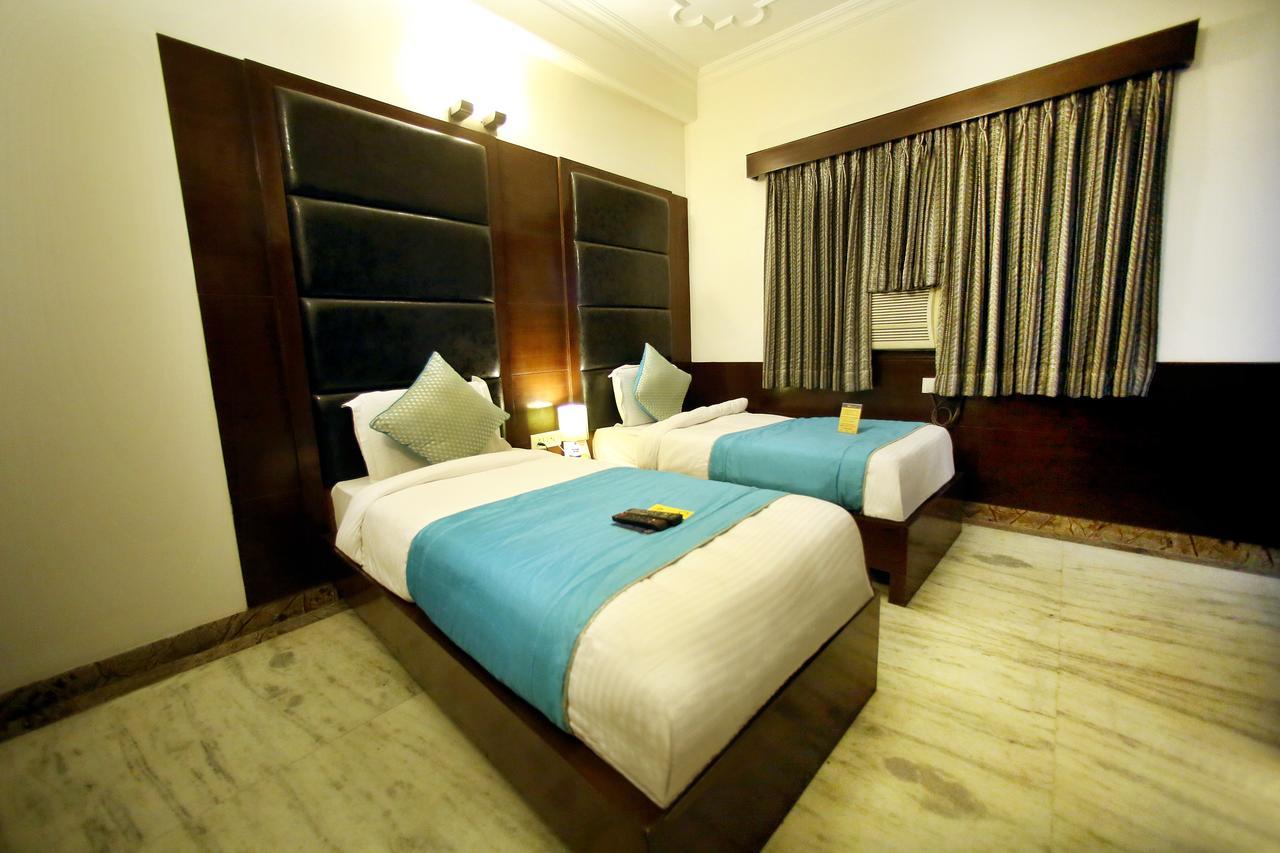 Hotel Aero Star Near Delhi Airport นิวเดลี ภายนอก รูปภาพ