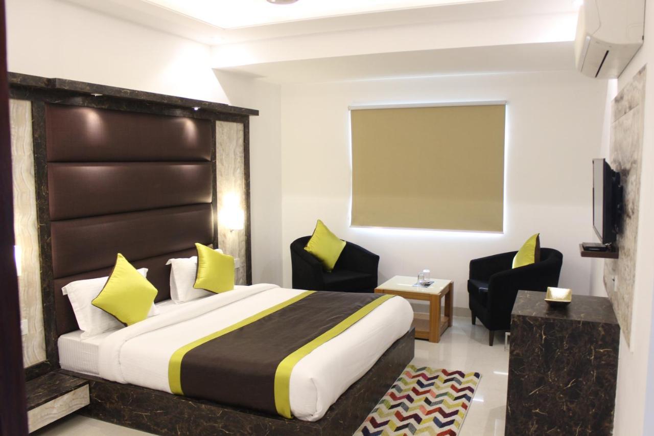 Hotel Aero Star Near Delhi Airport นิวเดลี ภายนอก รูปภาพ