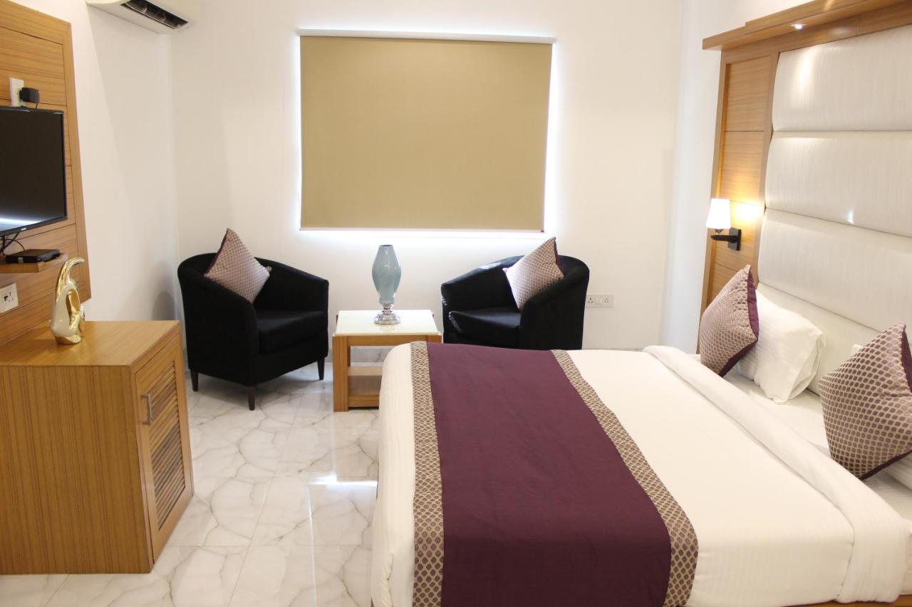Hotel Aero Star Near Delhi Airport นิวเดลี ภายนอก รูปภาพ