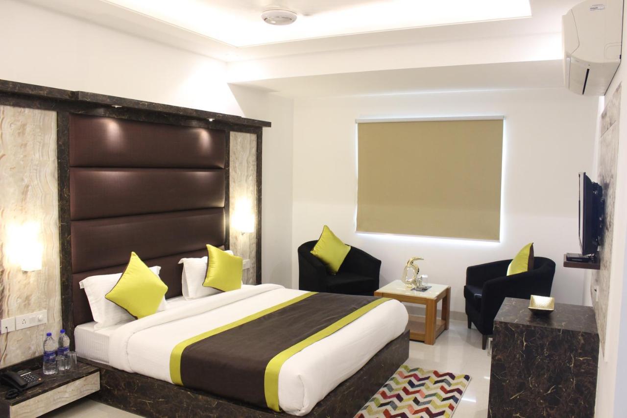 Hotel Aero Star Near Delhi Airport นิวเดลี ภายนอก รูปภาพ