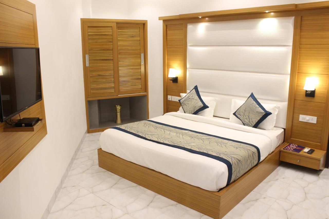 Hotel Aero Star Near Delhi Airport นิวเดลี ภายนอก รูปภาพ