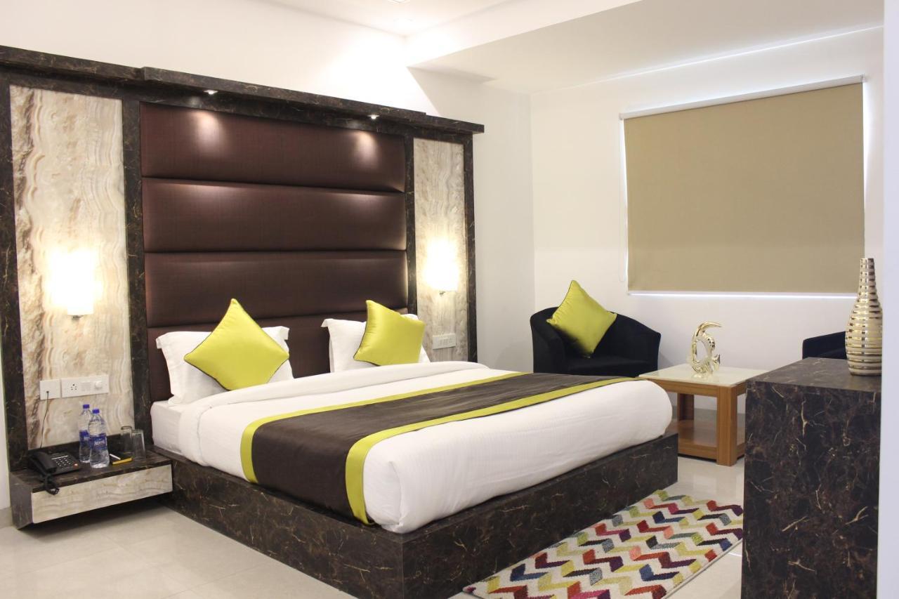 Hotel Aero Star Near Delhi Airport นิวเดลี ภายนอก รูปภาพ