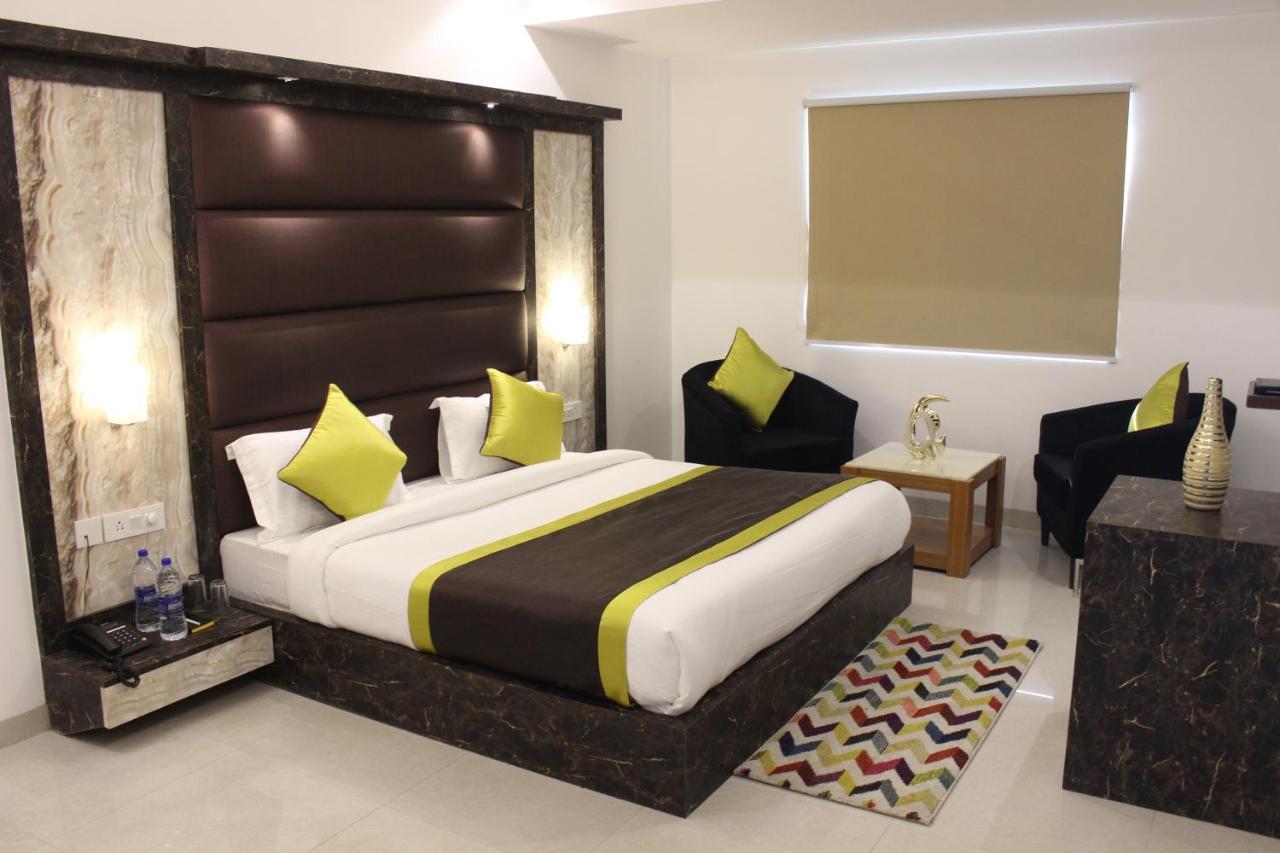 Hotel Aero Star Near Delhi Airport นิวเดลี ภายนอก รูปภาพ