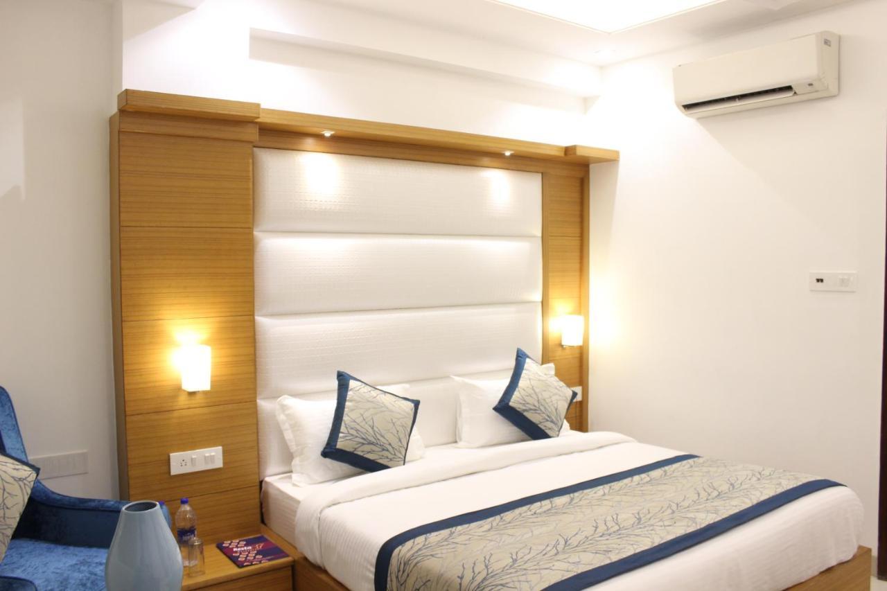 Hotel Aero Star Near Delhi Airport นิวเดลี ภายนอก รูปภาพ