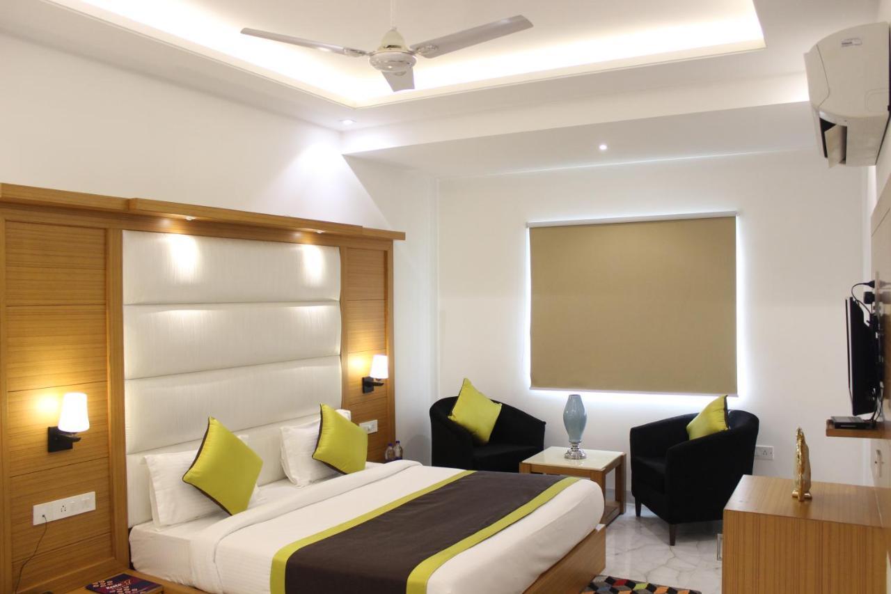Hotel Aero Star Near Delhi Airport นิวเดลี ภายนอก รูปภาพ
