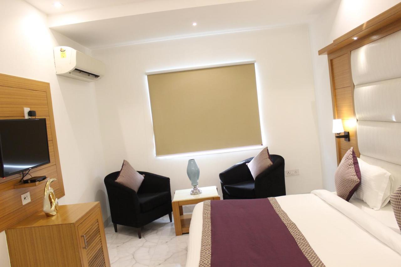 Hotel Aero Star Near Delhi Airport นิวเดลี ภายนอก รูปภาพ