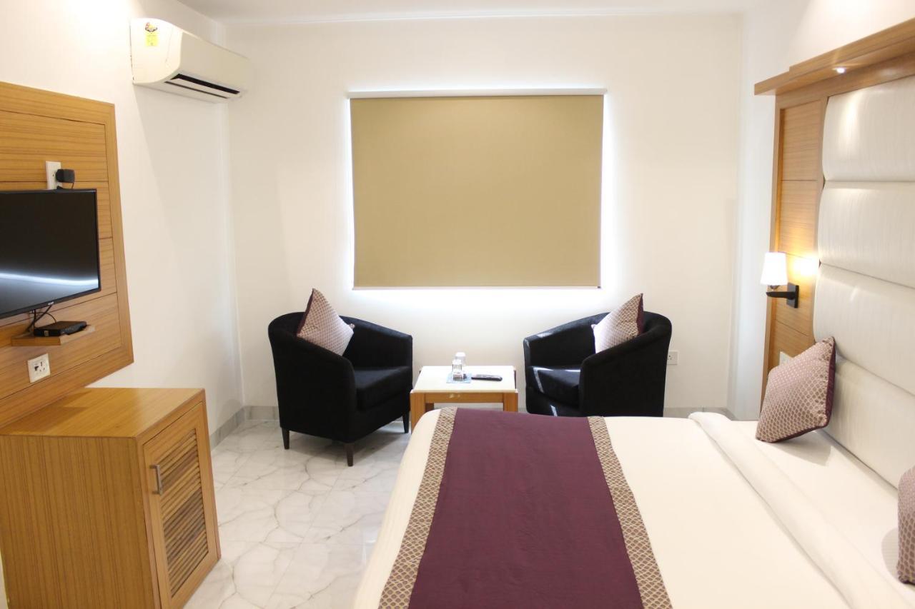 Hotel Aero Star Near Delhi Airport นิวเดลี ภายนอก รูปภาพ