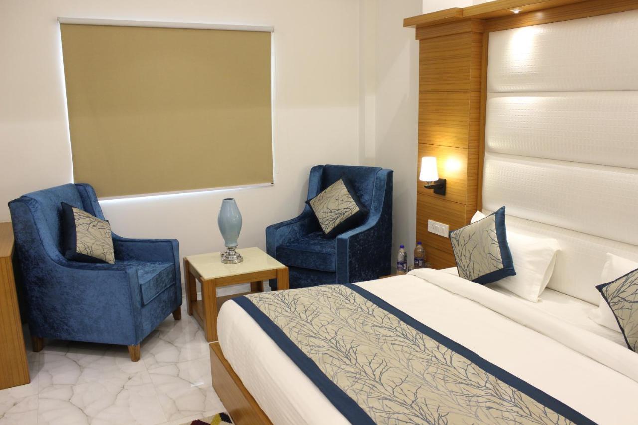Hotel Aero Star Near Delhi Airport นิวเดลี ภายนอก รูปภาพ
