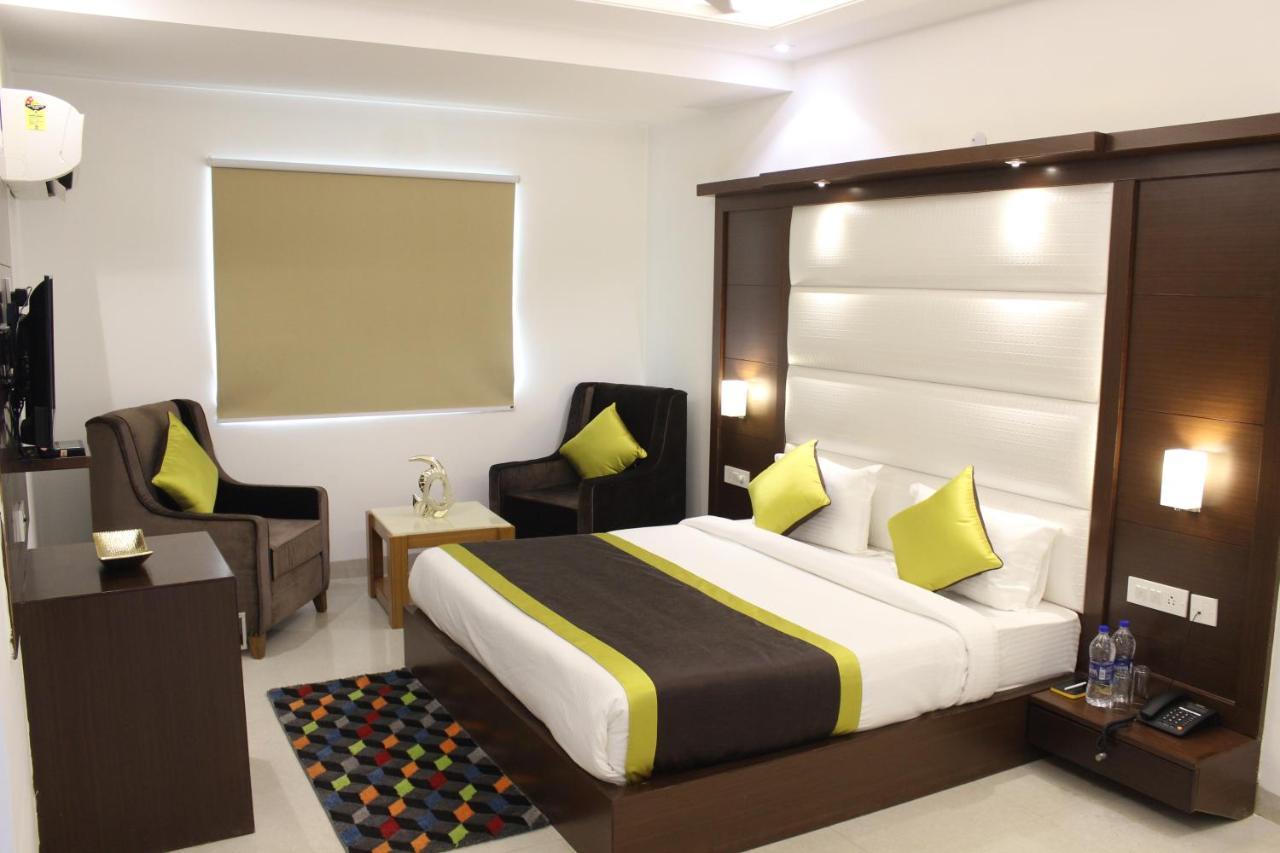 Hotel Aero Star Near Delhi Airport นิวเดลี ภายนอก รูปภาพ