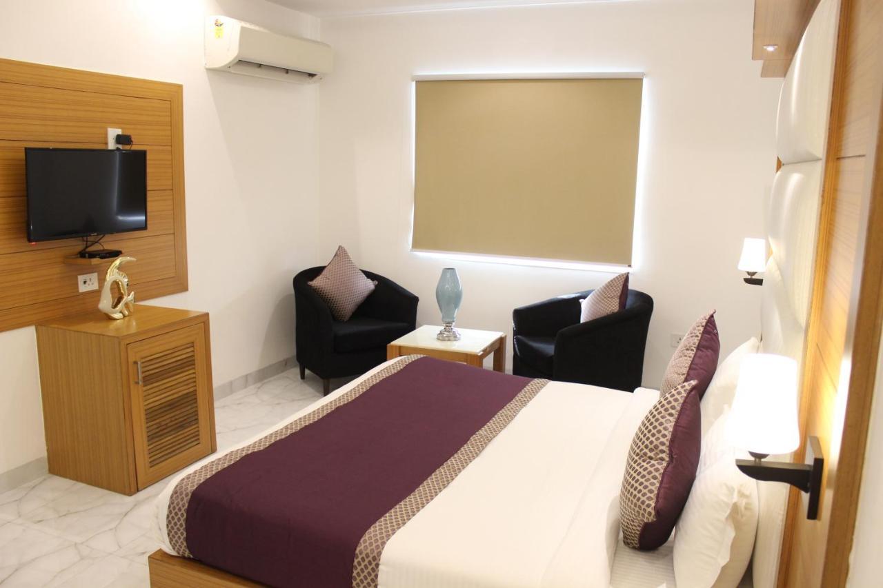 Hotel Aero Star Near Delhi Airport นิวเดลี ภายนอก รูปภาพ
