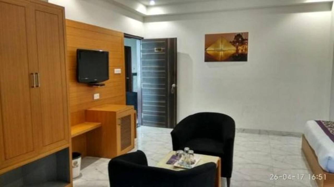 Hotel Aero Star Near Delhi Airport นิวเดลี ภายนอก รูปภาพ